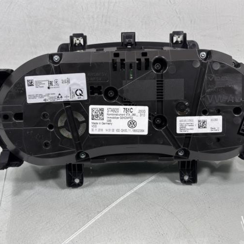 Compteur VOLKSWAGEN TOURAN 3 Photo n°2