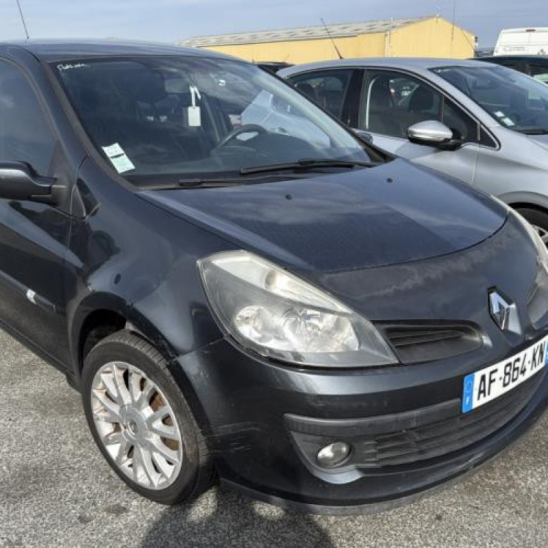Pare choc arriere RENAULT CLIO 3 Photo n°10