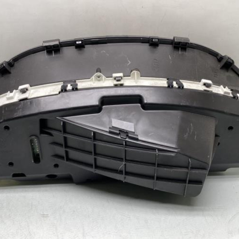 Compteur TOYOTA YARIS 2 Photo n°2