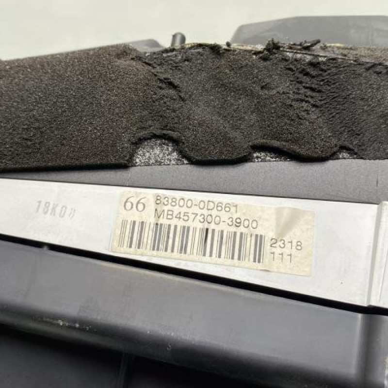 Compteur TOYOTA YARIS 2 Photo n°3