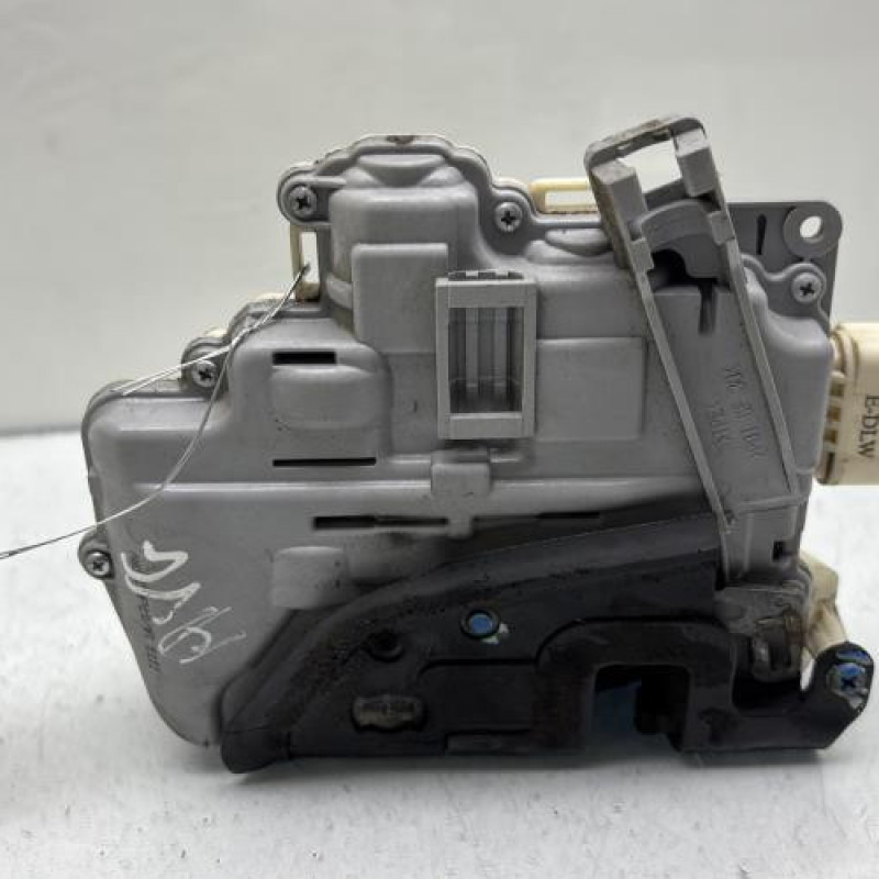 Serrure avant gauche AUDI A3 2 Photo n°4