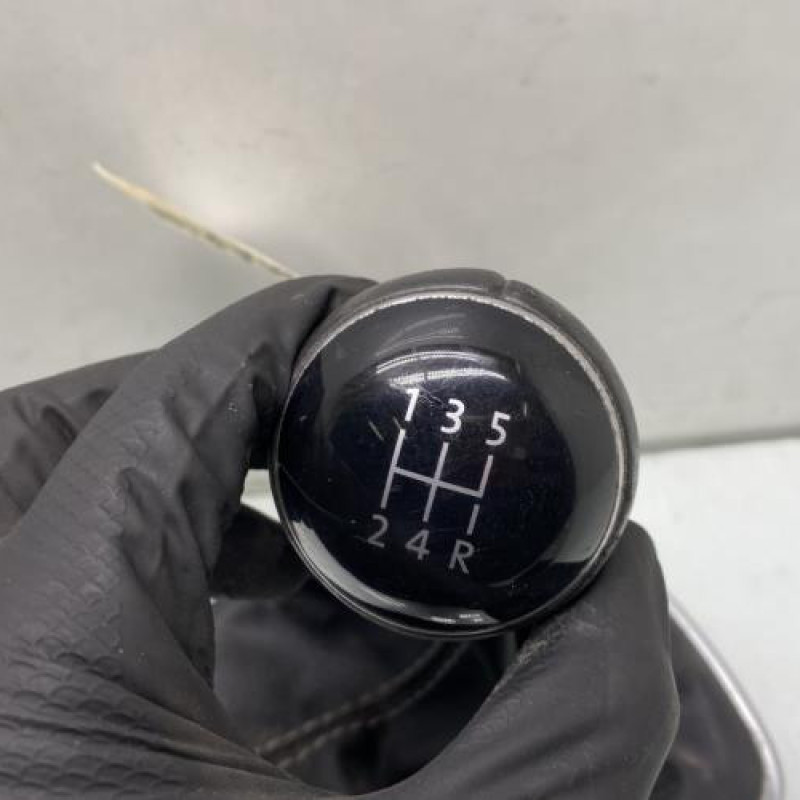 Pommeau de vitesses VOLKSWAGEN POLO 5 Photo n°2