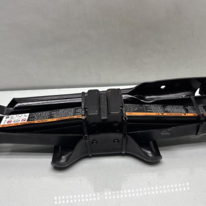 Cric OPEL ZAFIRA TOURER C Photo n°1