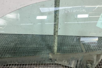 Vitre avant gauche PEUGEOT 206 Photo n°1