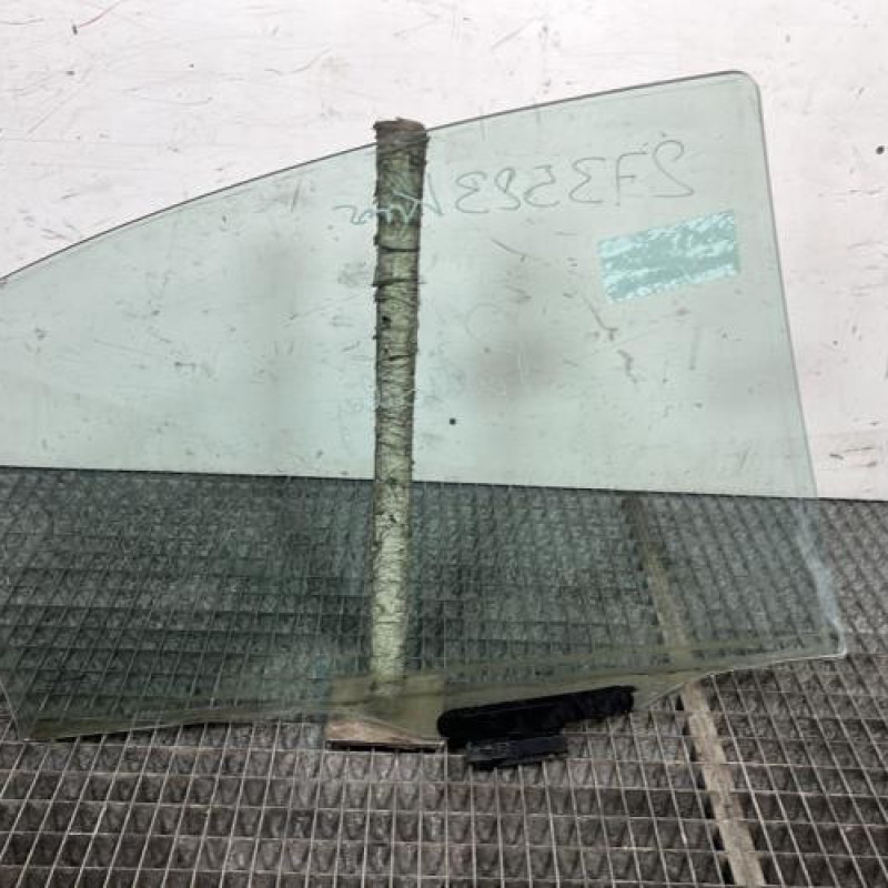 Vitre arriere gauche PEUGEOT 607 Photo n°4