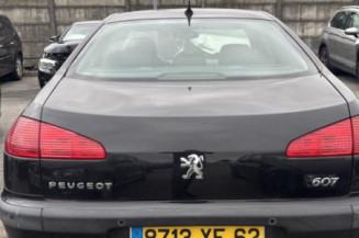 Vitre arriere gauche PEUGEOT 607
