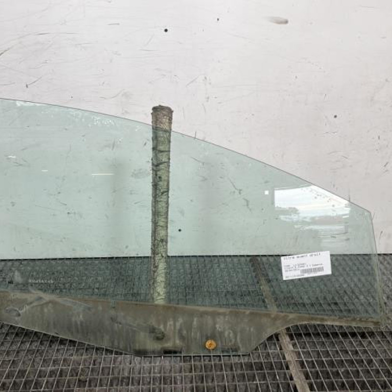 Vitre avant droit FORD FIESTA 6 Photo n°1