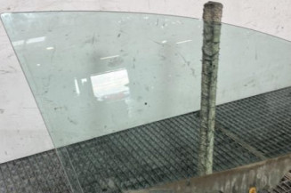 Vitre avant droit FORD FIESTA 6