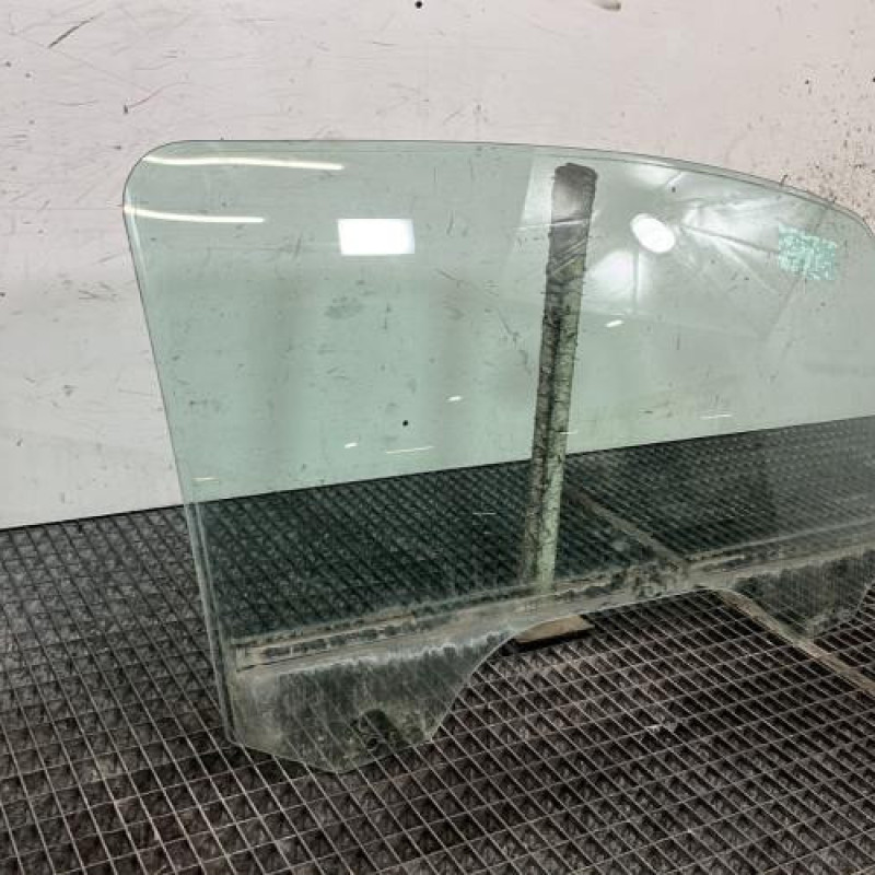 Vitre avant droit PEUGEOT 1007 Photo n°3