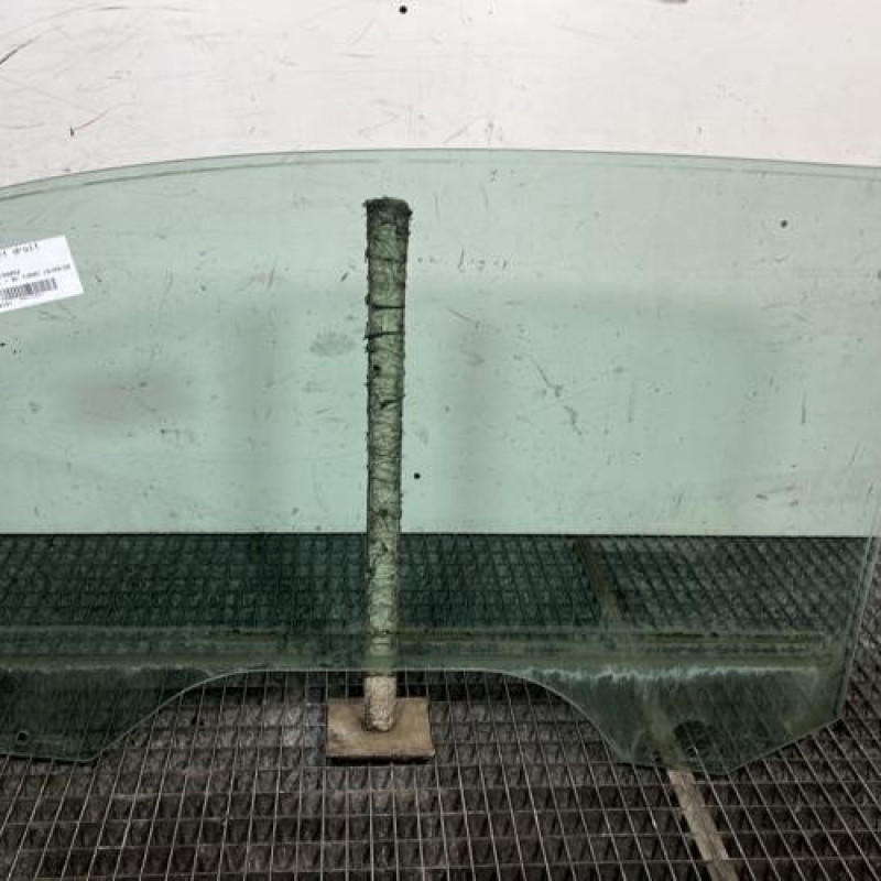 Vitre avant droit PEUGEOT 1007 Photo n°4