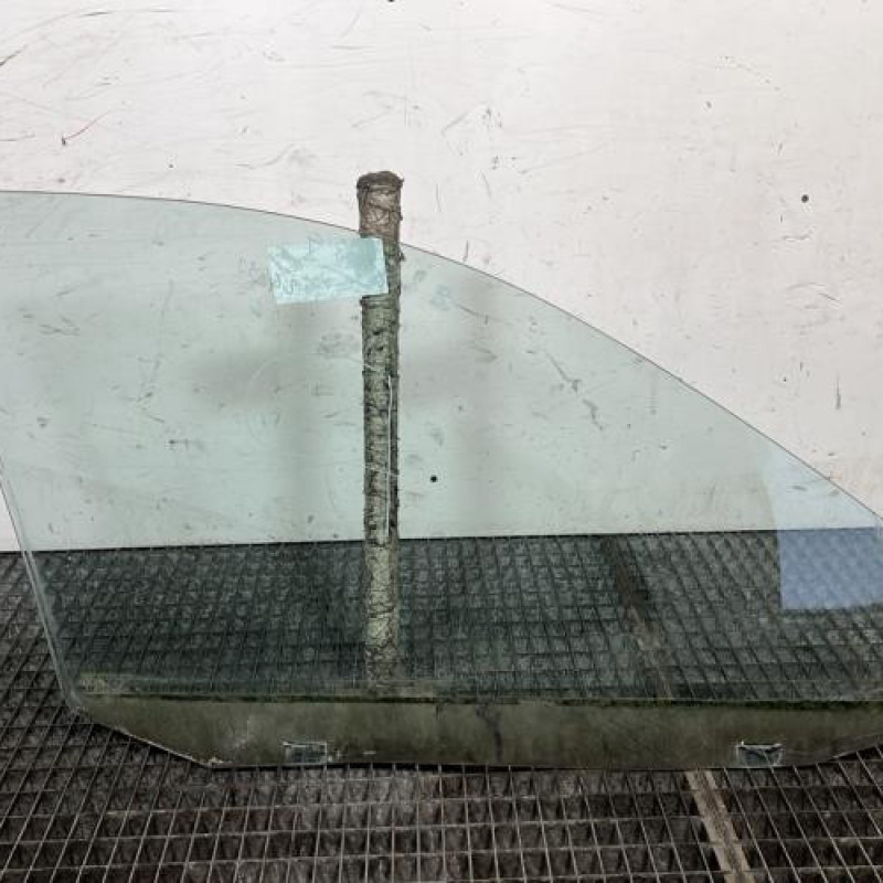 Vitre avant gauche VOLKSWAGEN GOLF 4 Photo n°4