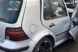 Vitre avant gauche VOLKSWAGEN GOLF 4