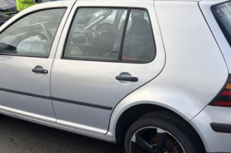 Vitre avant gauche VOLKSWAGEN GOLF 4