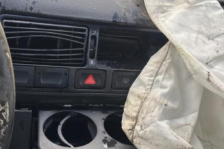 Vitre avant gauche VOLKSWAGEN GOLF 4