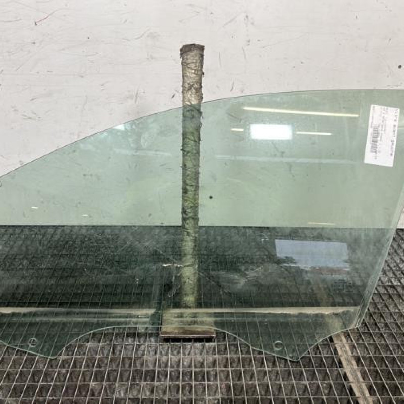 Vitre avant gauche AUDI A3 4 Photo n°1