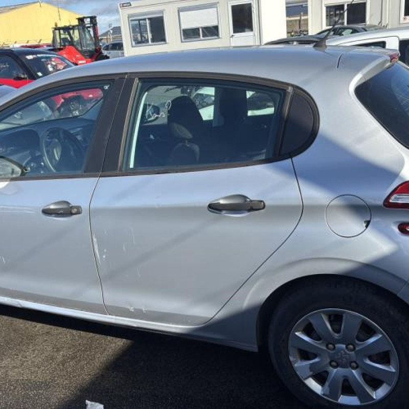 Pretensionneur de ceinture avant droit PEUGEOT 208 1 Photo n°10