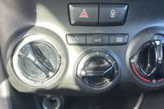 Pretensionneur de ceinture avant droit PEUGEOT 208 1