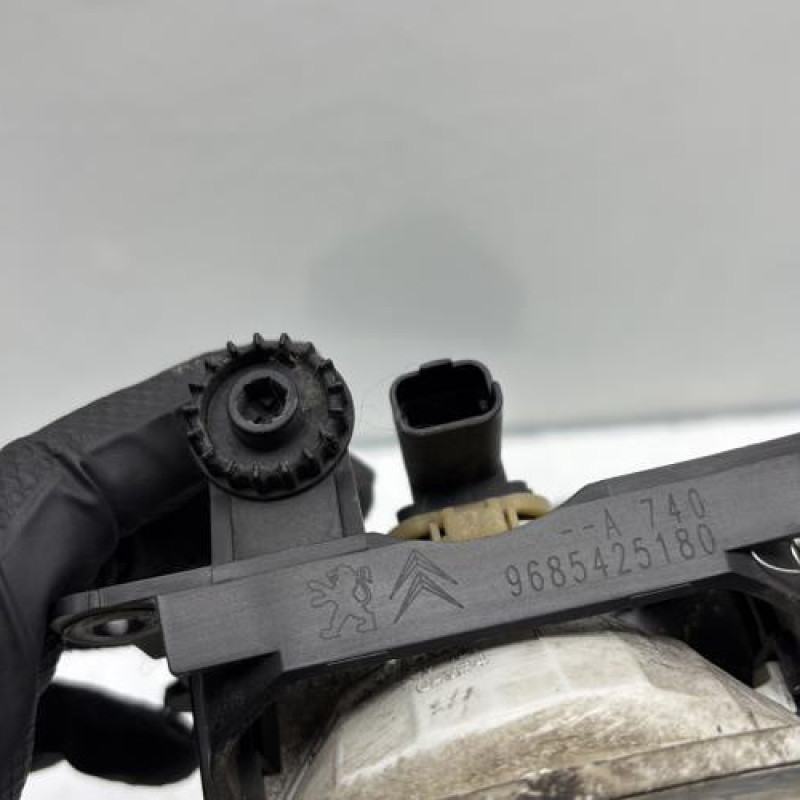 Anti brouillard gauche (feux) PEUGEOT 3008 1 Photo n°3