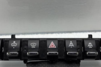 Bouton de warning PEUGEOT 3008 1 Photo n°1