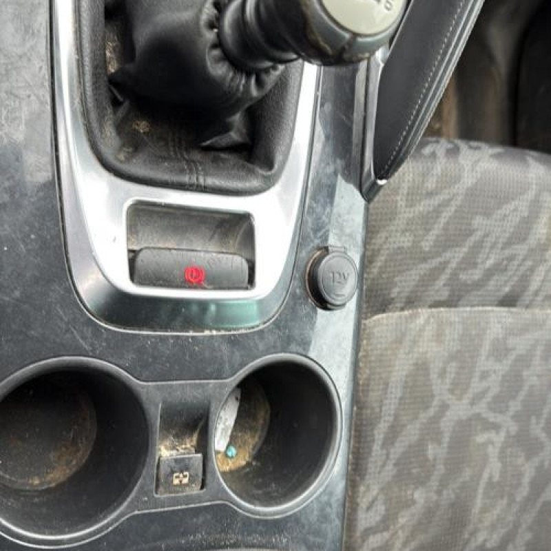 Bouton de warning PEUGEOT 3008 1 Photo n°19