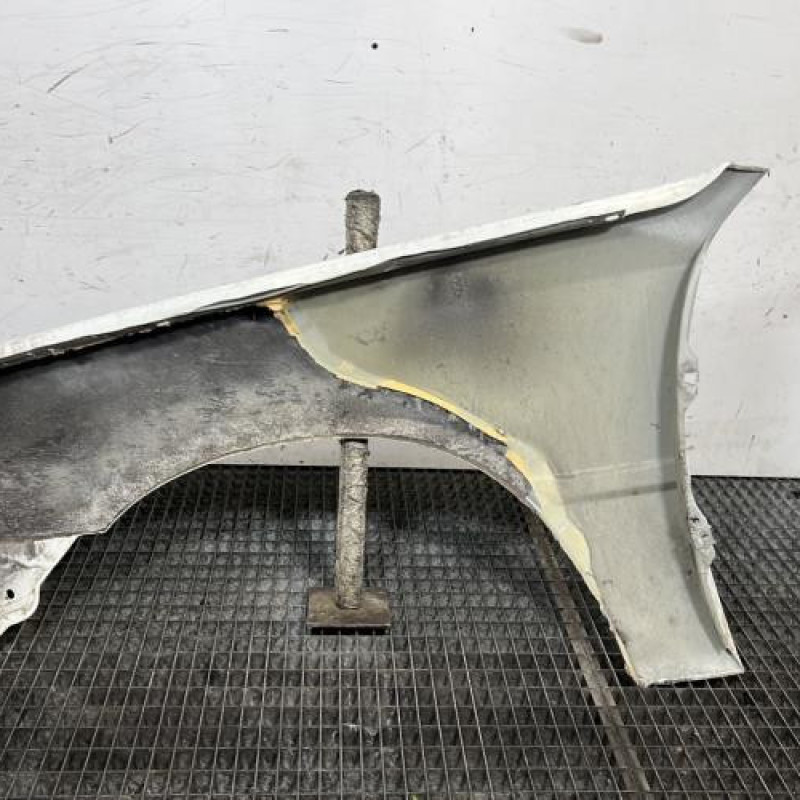 Aile avant droit PEUGEOT 205 Photo n°7