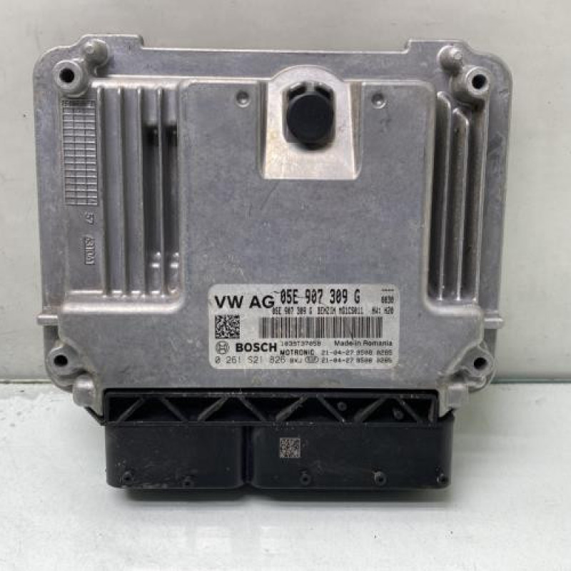 Calculateur moteur AUDI A3 4 Photo n°1