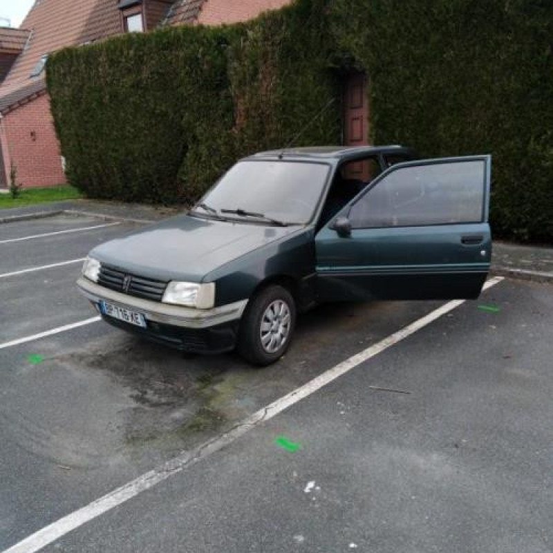 Cremaillere assistee PEUGEOT 205 Photo n°9
