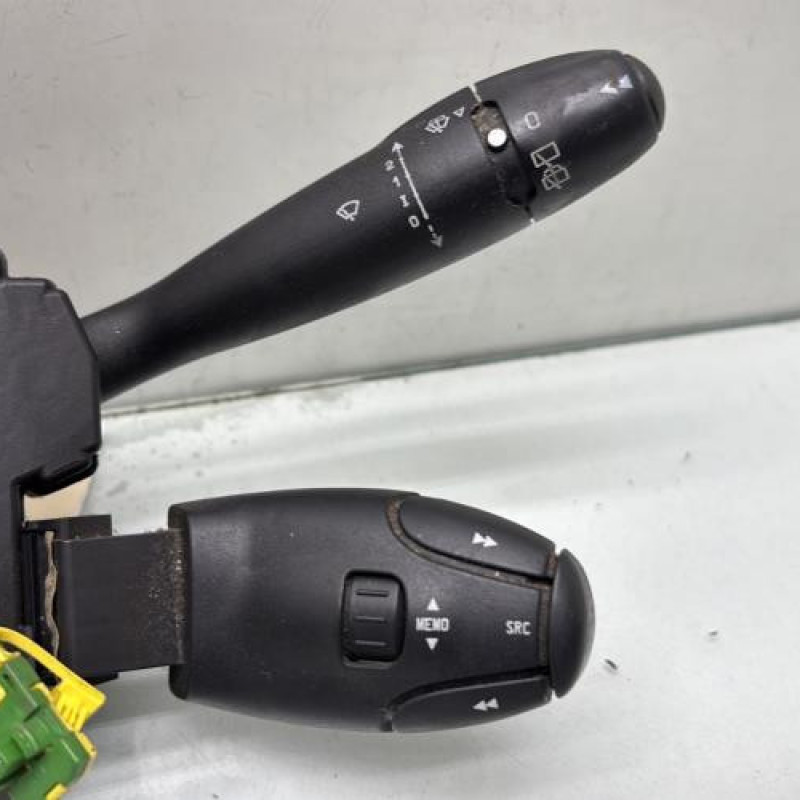 Com (Bloc Contacteur Tournant+Commodo Essuie Glace+Commodo Phare) PEUGEOT 206 Photo n°4