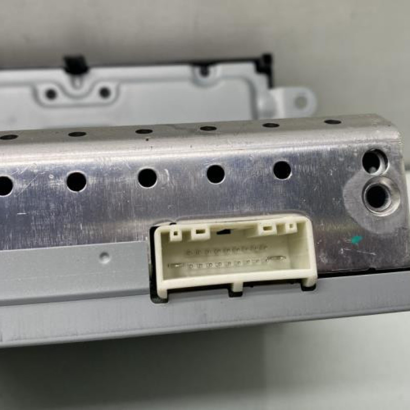 Autoradio d'origine RENAULT TWINGO 3 Photo n°4