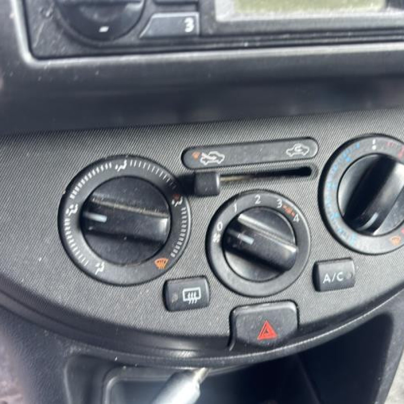 Anti brouillard arriere NISSAN NOTE 1 Photo n°19