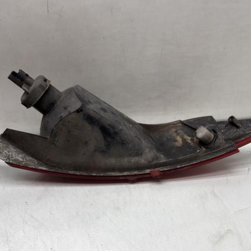 Anti brouillard arriere gauche FORD FIESTA 6 Photo n°3