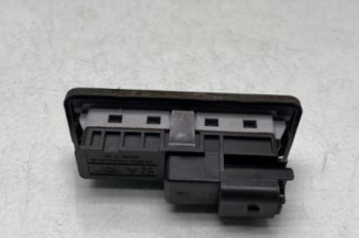 Bouton de coffre PEUGEOT 208 1