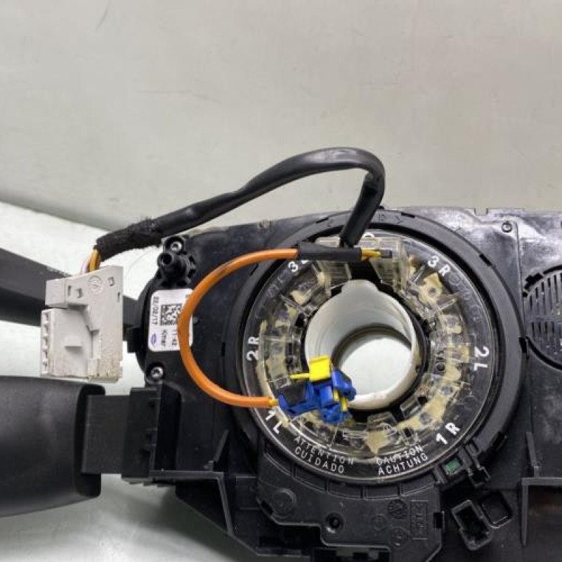 Com (Bloc Contacteur Tournant+Commodo Essuie Glace+Commodo Phare) PEUGEOT 208 1 Photo n°4