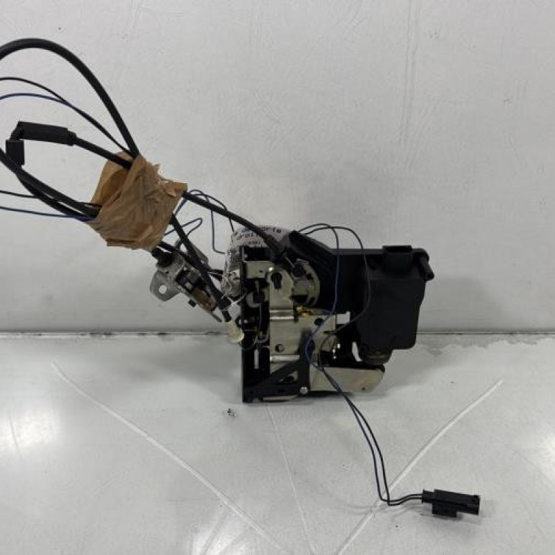 Serrure de porte de coffre droite MERCEDES VITO 639 Photo n°1