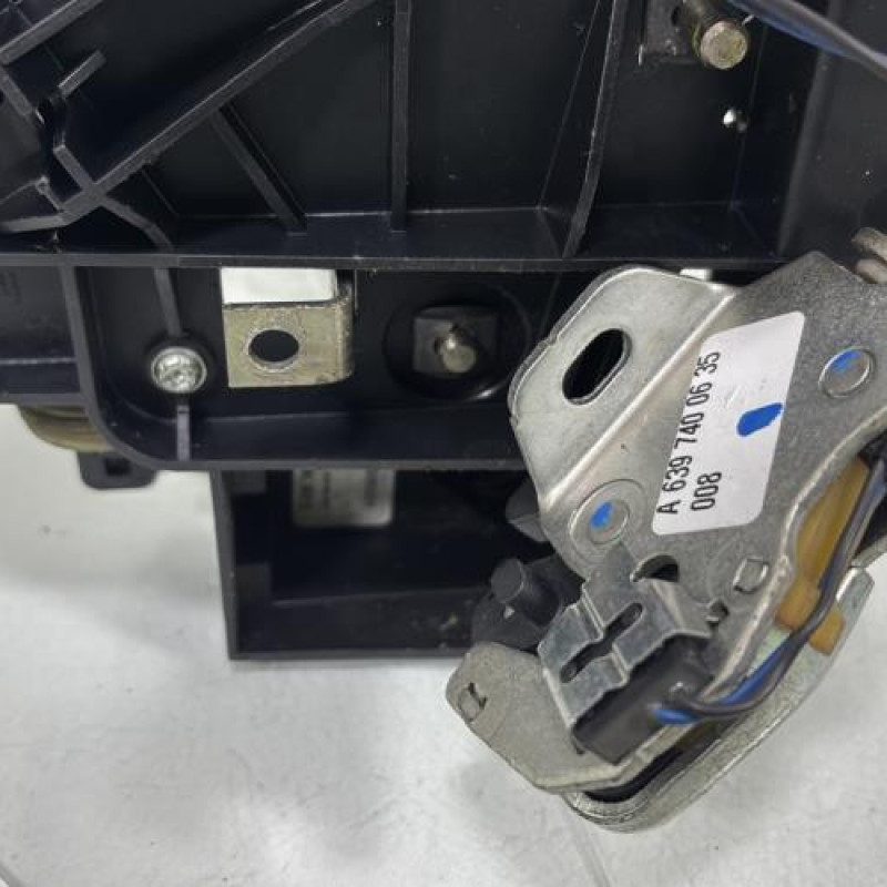 Serrure de porte de coffre droite MERCEDES VITO 639 Photo n°3