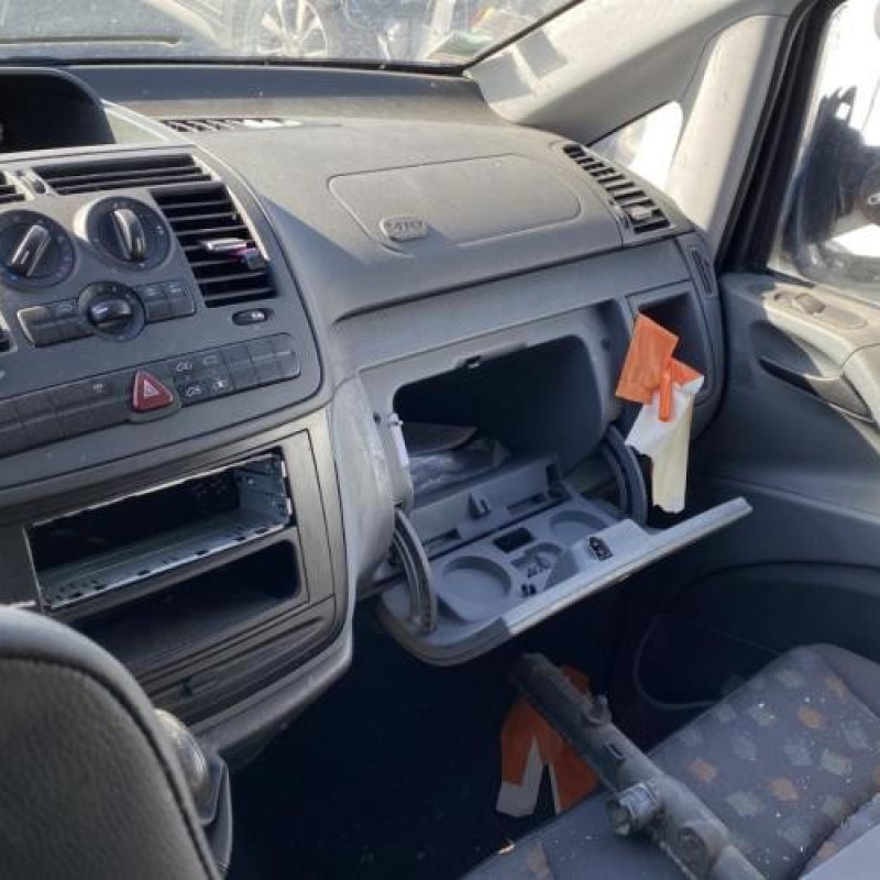 Serrure de porte de coffre droite MERCEDES VITO 639 Photo n°14