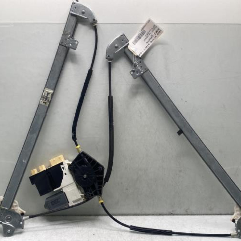 Leve vitre electrique avant gauche PEUGEOT 807 Photo n°1