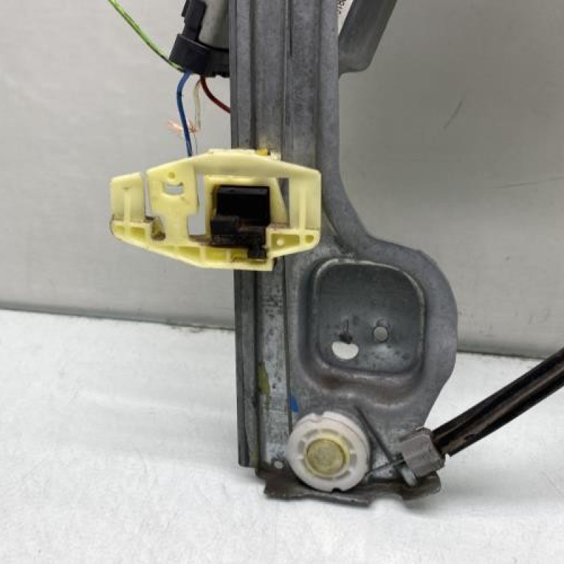 Leve vitre electrique avant droit PEUGEOT 1007 Photo n°3