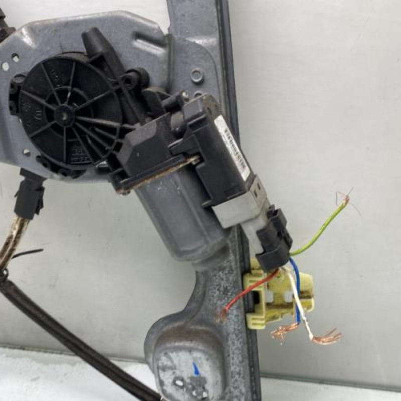 Leve vitre electrique avant droit PEUGEOT 1007 Photo n°6