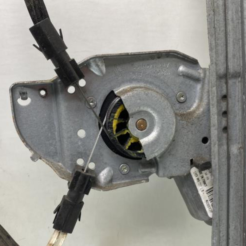 Leve vitre electrique avant gauche PEUGEOT 1007 Photo n°4