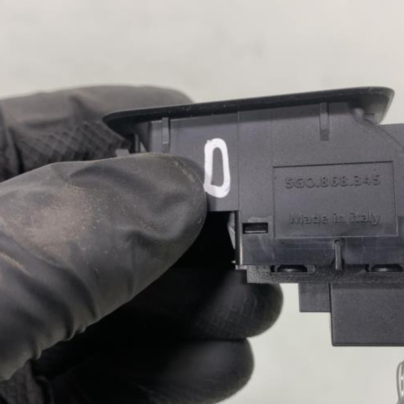 Interrupteur de leve vitre arriere droit VOLKSWAGEN GOLF 7 Photo n°4