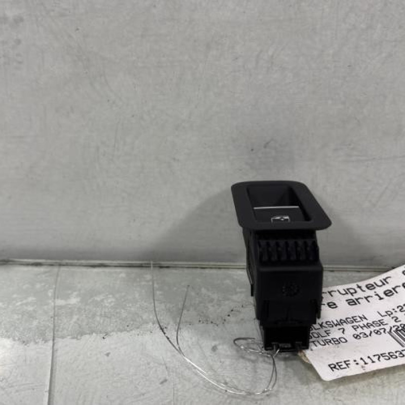 Interrupteur de leve vitre arriere gauche VOLKSWAGEN GOLF 7 Photo n°1