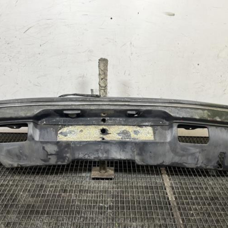 Pare choc arriere PEUGEOT 205 Photo n°1