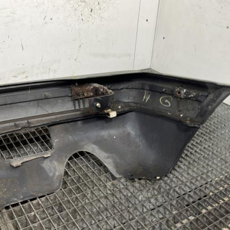 Pare choc arriere PEUGEOT 205 Photo n°4