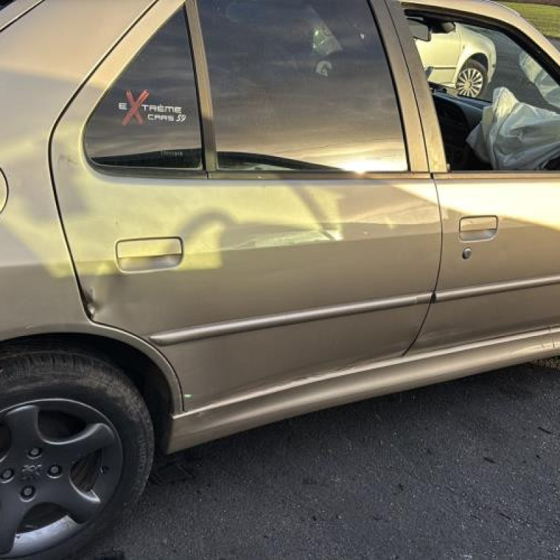 Leve vitre electrique avant gauche PEUGEOT 306 Photo n°14