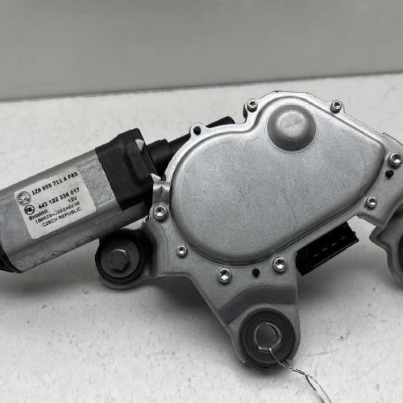 Moteur essuie glace arriere SKODA OCTAVIA 2 Photo n°3