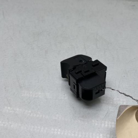 Interrupteur de leve vitre arriere droit AUDI A3 4
