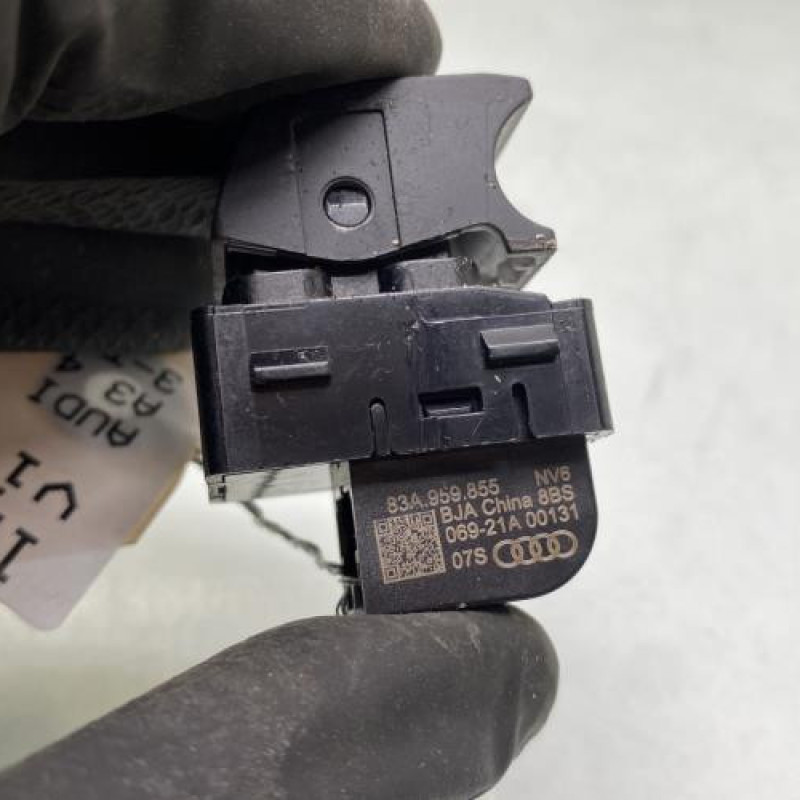 Interrupteur de leve vitre arriere gauche AUDI A3 4 Photo n°3