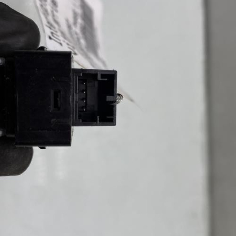 Interrupteur de leve vitre arriere gauche AUDI A3 4 Photo n°4