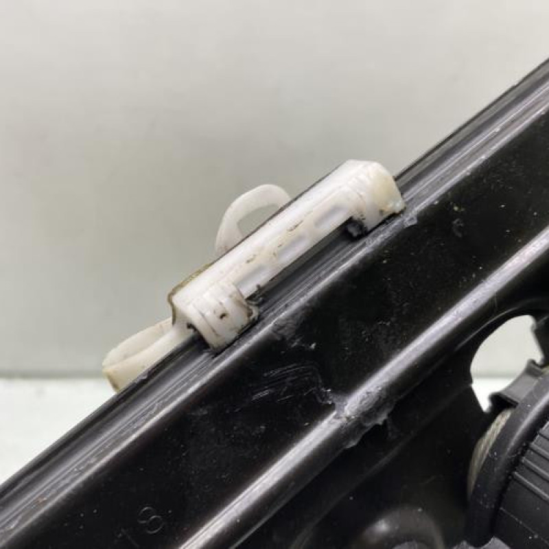 Leve vitre electrique avant gauche CITROEN JUMPER 3 Photo n°2